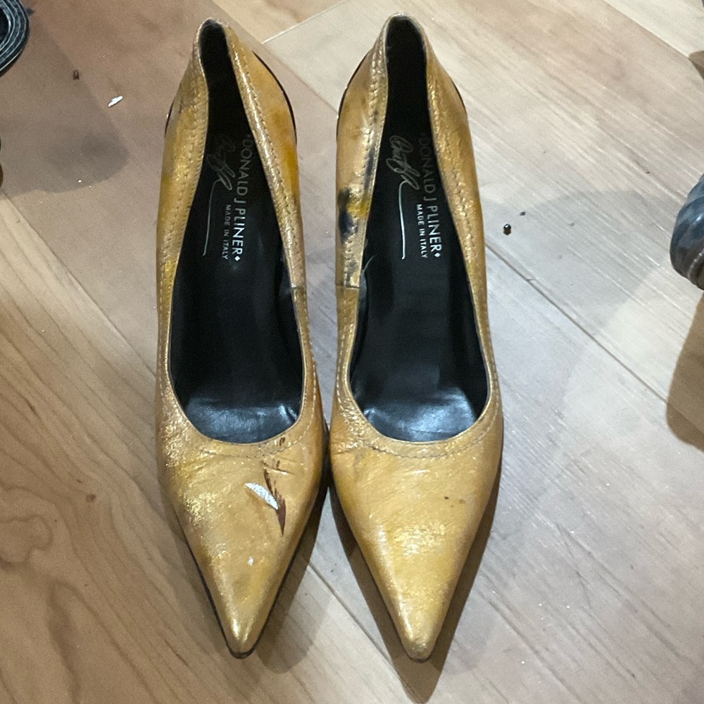 Donald J. Pliner Metallic Gold Heels